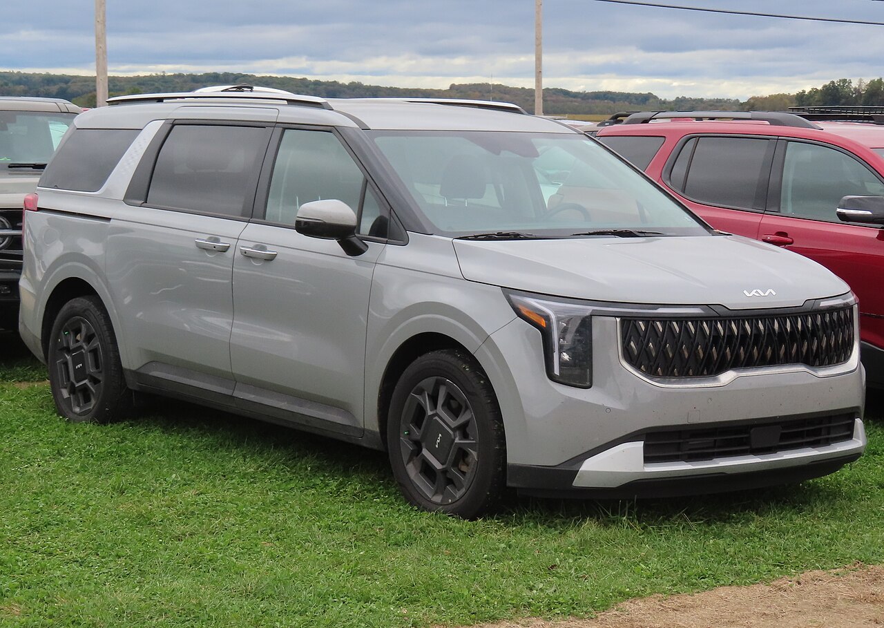 Kia Carnival Signature
