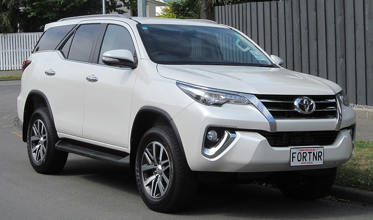 Toyota Fortuner Legender